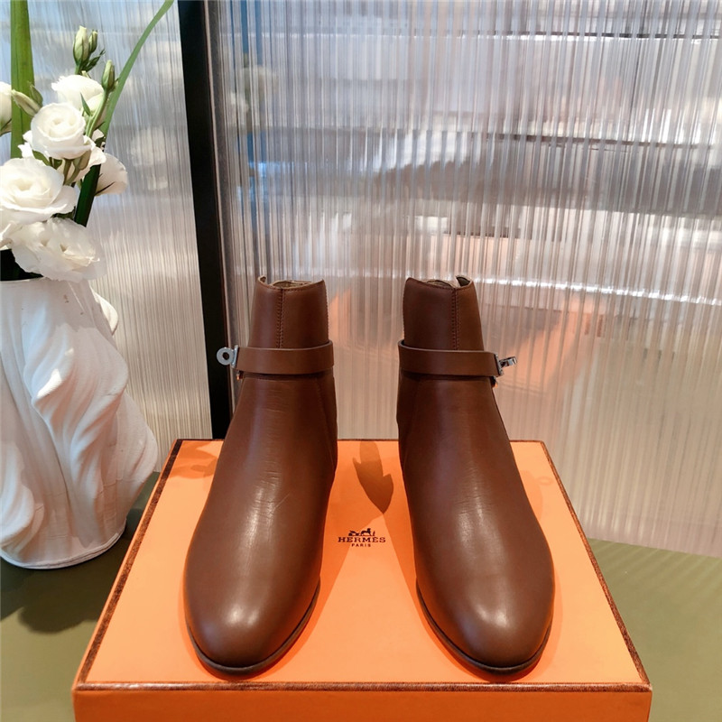 H**me5 kelly buckle ankle boots