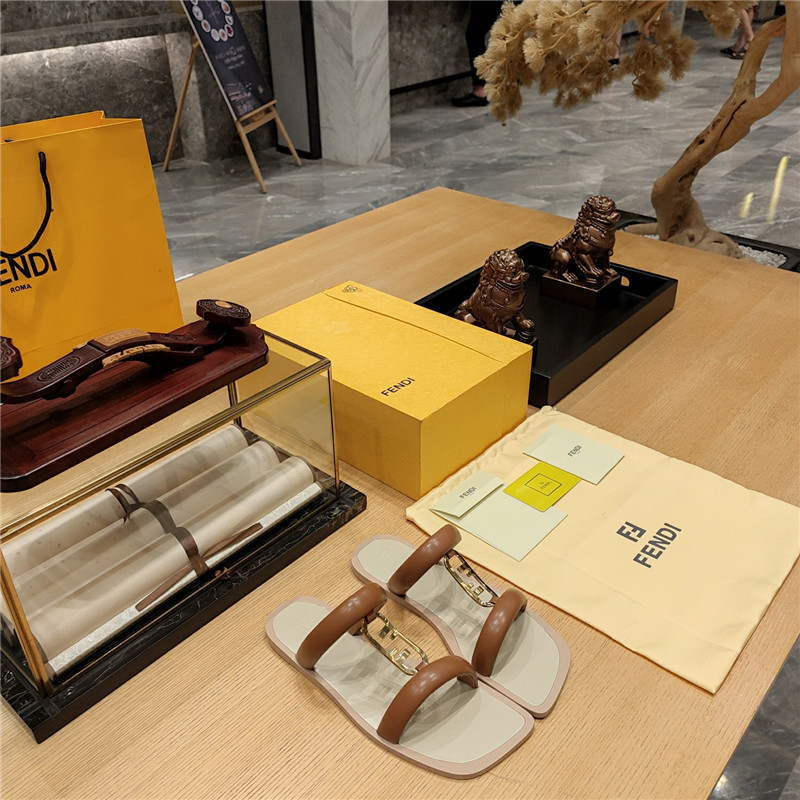 F**di flat beach sandals