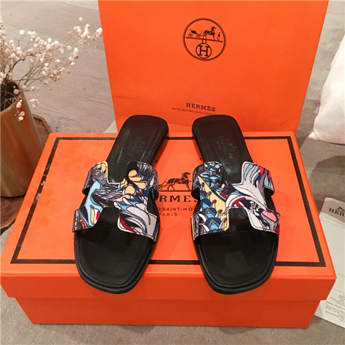 H**me5 flat slippers