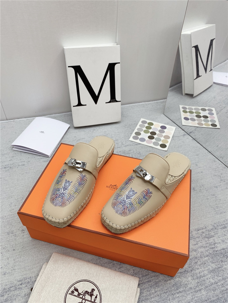 H**me5 loafer slippers
