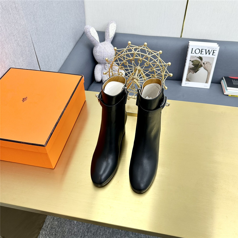 H**me5 Classic Boots