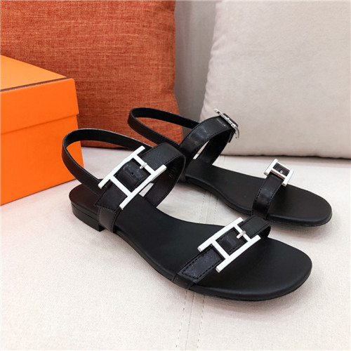 H**me5 flat sandals