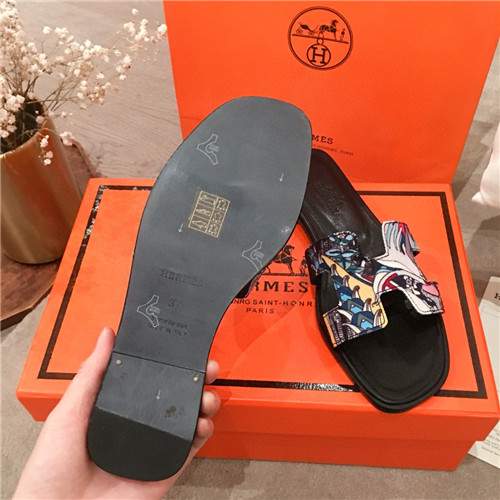 H**me5 flat slippers