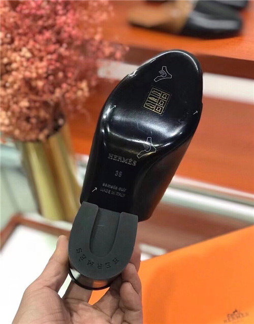 H**me5 Dupes blossom mule slippers