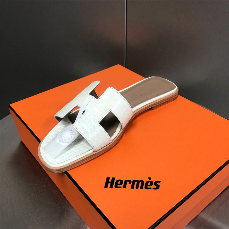 H**me5 oran crocodile slippers