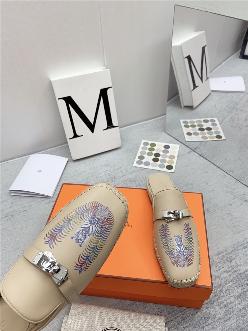 H**me5 loafer slippers