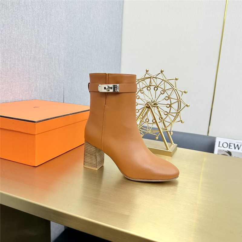 H**me5 Classic Boots