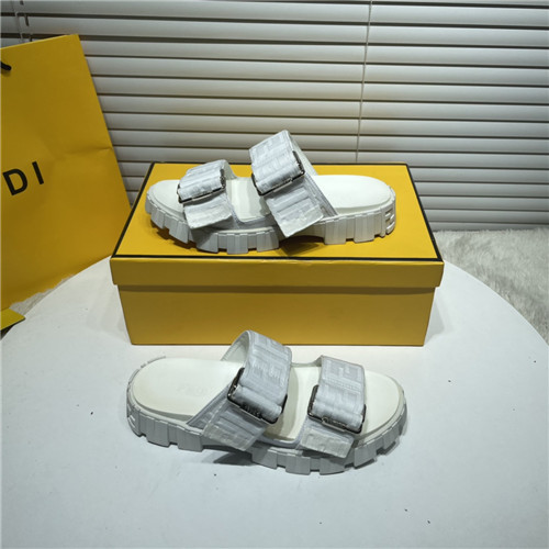 F**di ff logo sandals