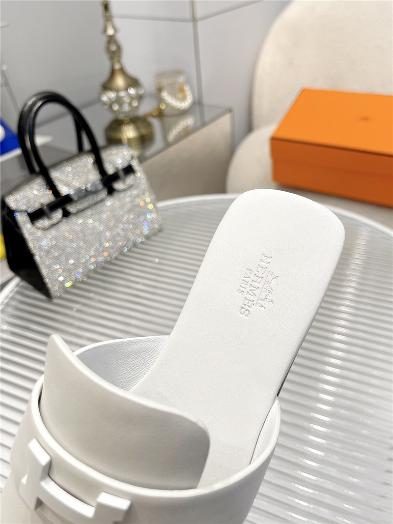 H**me5 Classic H Buckle Sandals