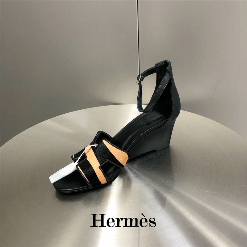 H**me5 legend wedge sandals