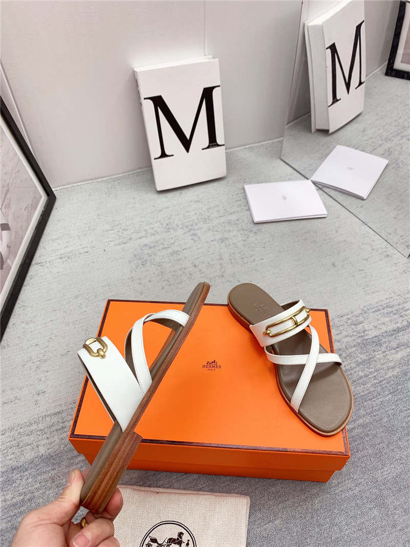 H**me5 flat slippers