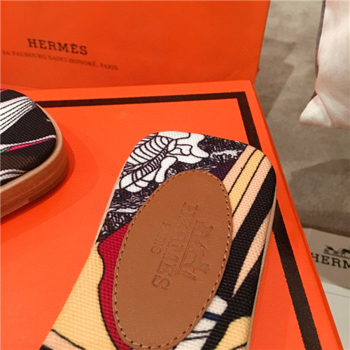 H**me5 flat slippers