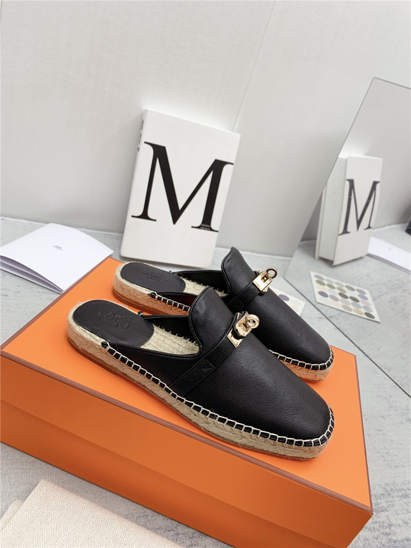 H**me5 loafer slippers