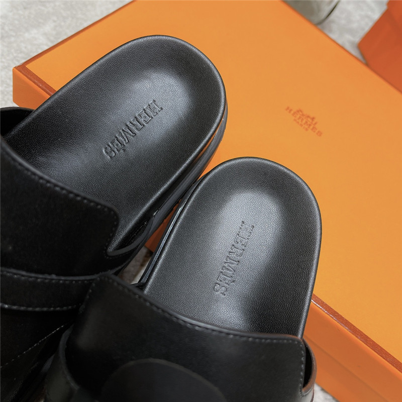 H**me5 kelly buckle slippers