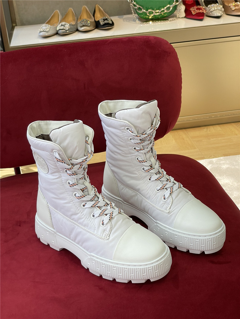 H**me5 down sports ankle boots