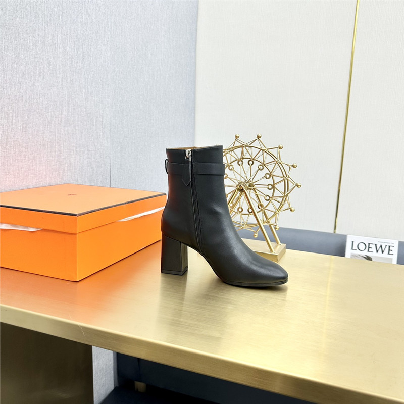 H**me5 Classic Boots