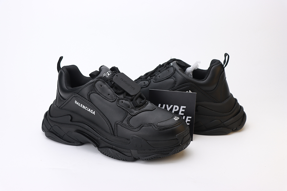 Ba1en*iaga Triple S Sneaker  Black  Leather