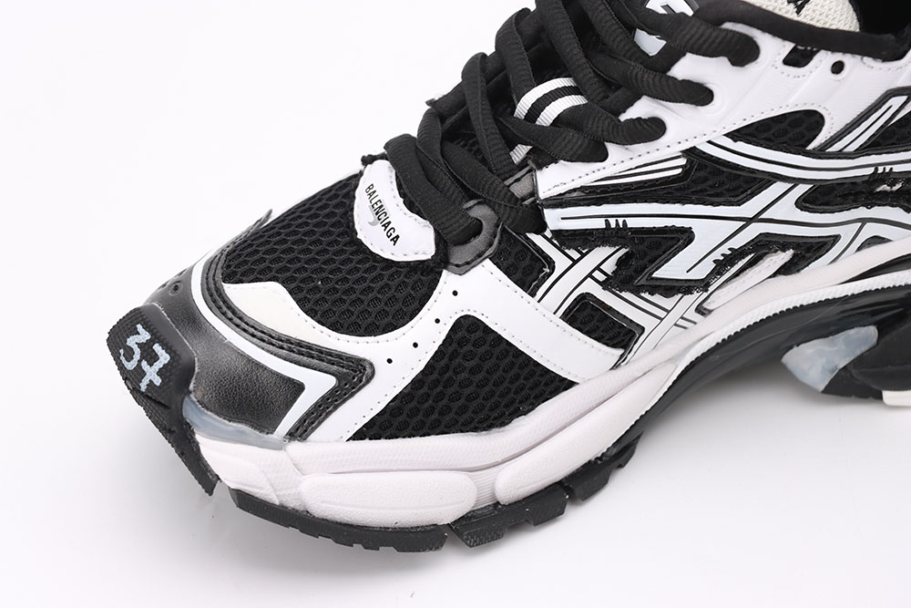 Ba1en*iaga Runner  BLACK WHITE  Quality Replica