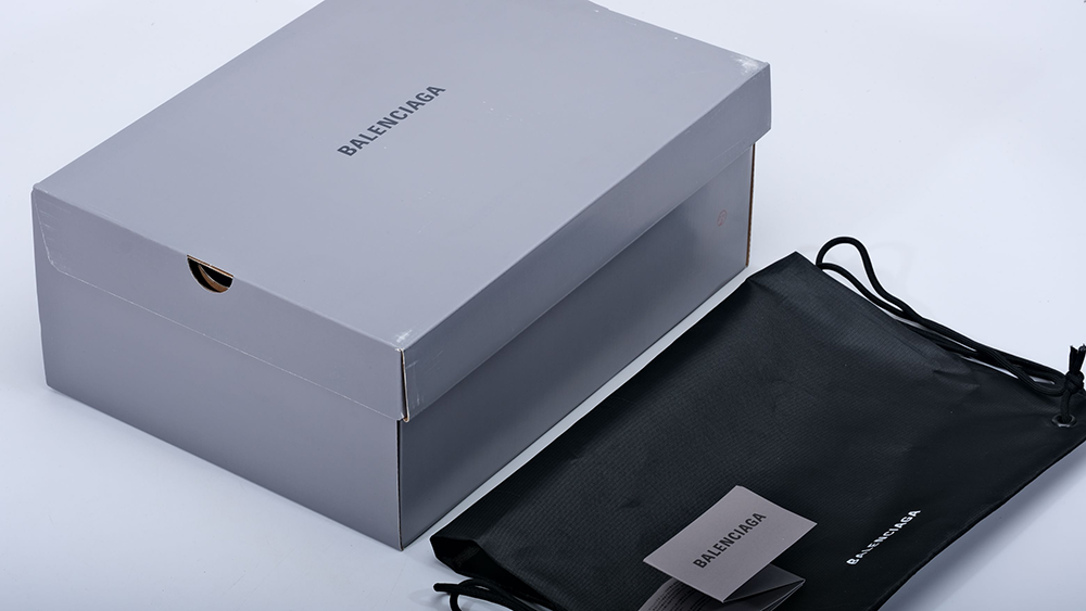 Ba1en*iaga 3XL  White Red