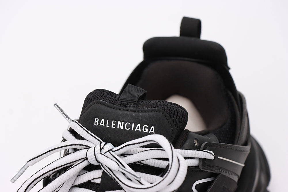 Ba1en*iaga Track.2 Trainer  Black