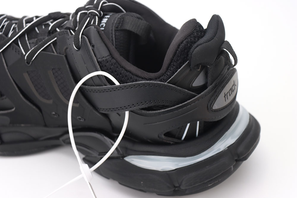 Ba1en*iaga Track Led Trainers