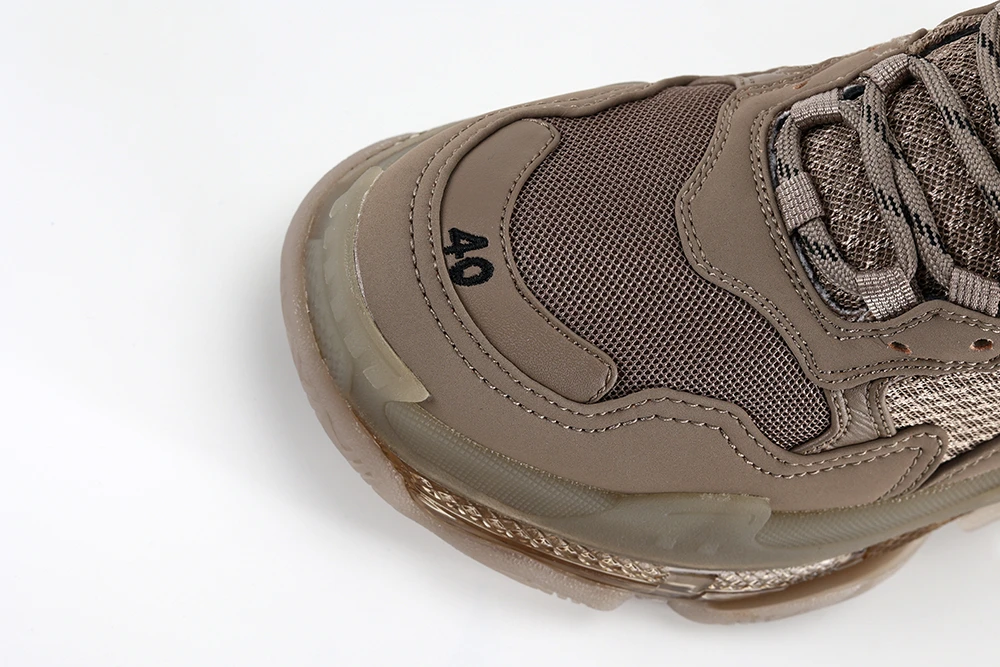 Ba1en*iaga TRIPLE-S LIGHT BROWN