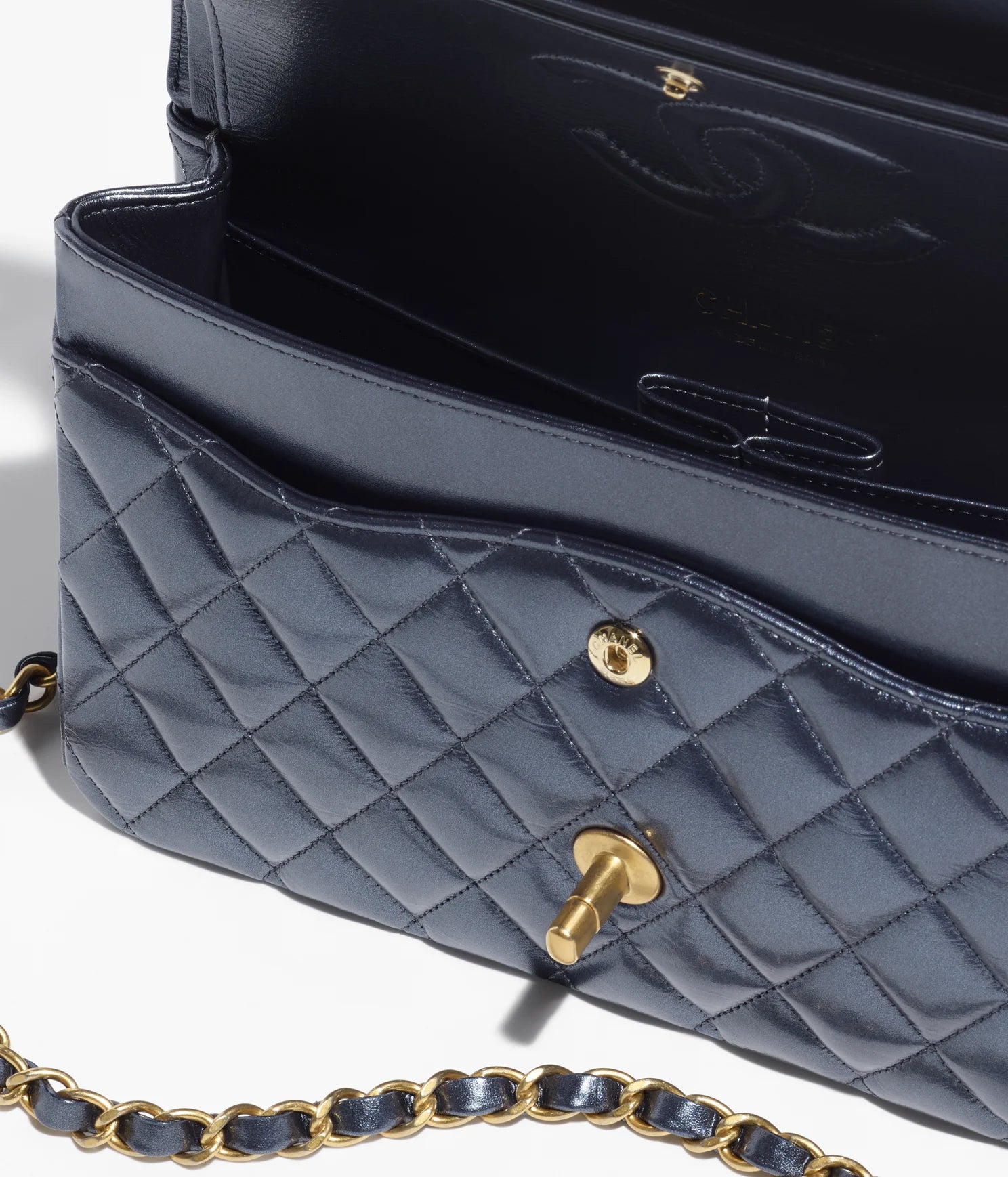 CLASSIC HANDBAG Metallic Calfskin & Gold Metal Navy Blue
