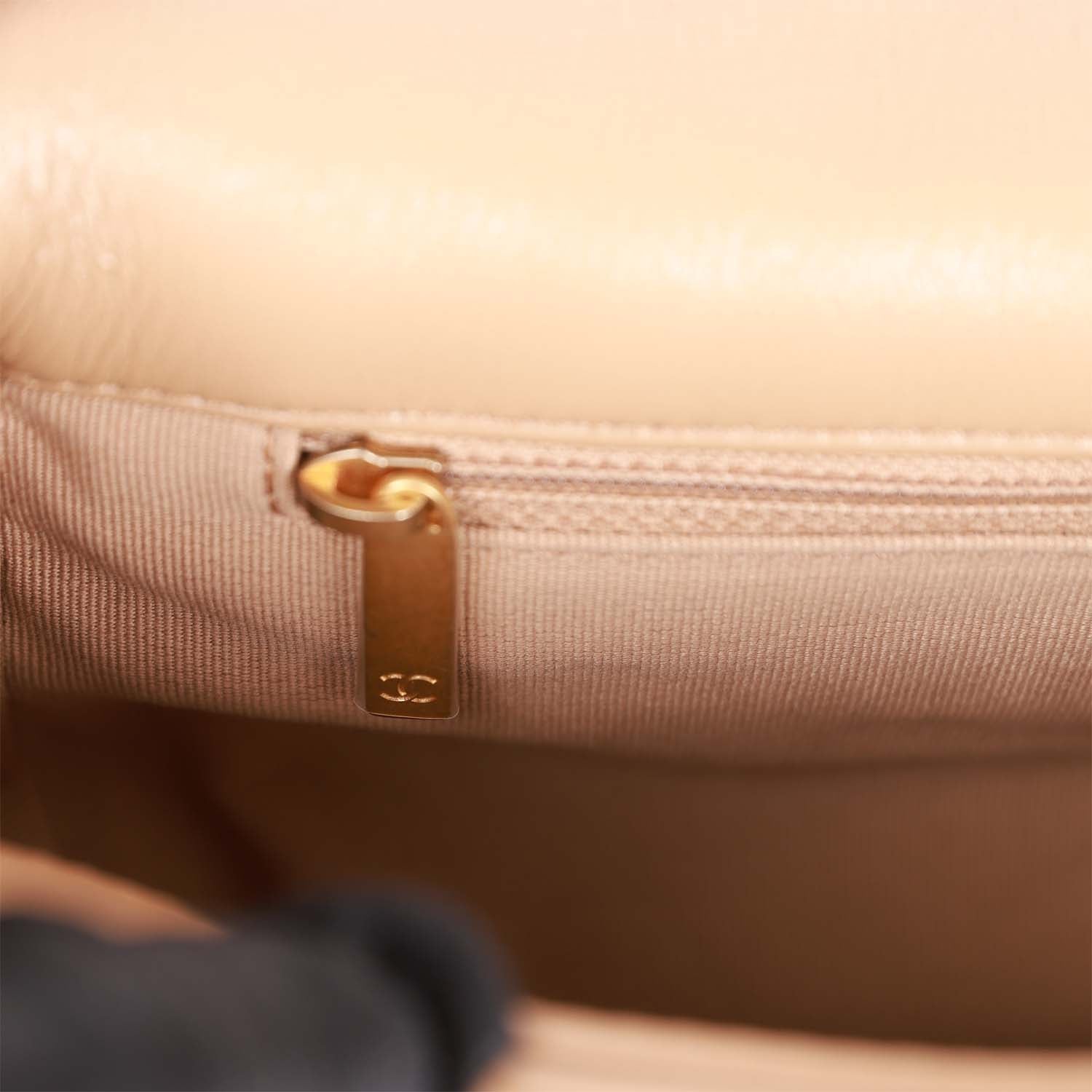 Medium 19 Flap Bag Beige Calfskin Mixed Hardware