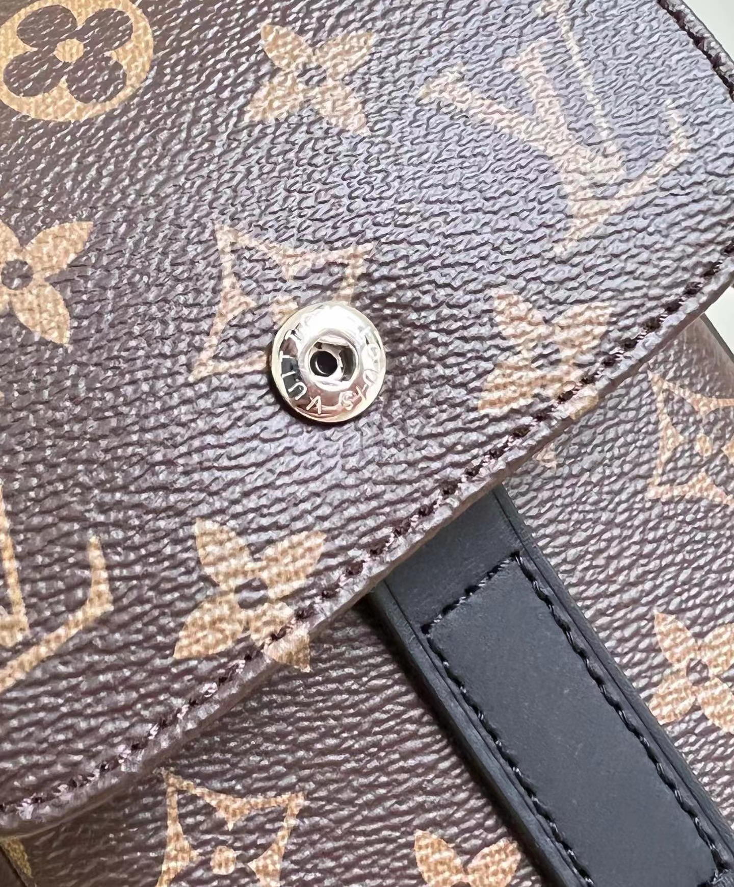 L0vis Vvtt0n Christopher MM Radiant Sun