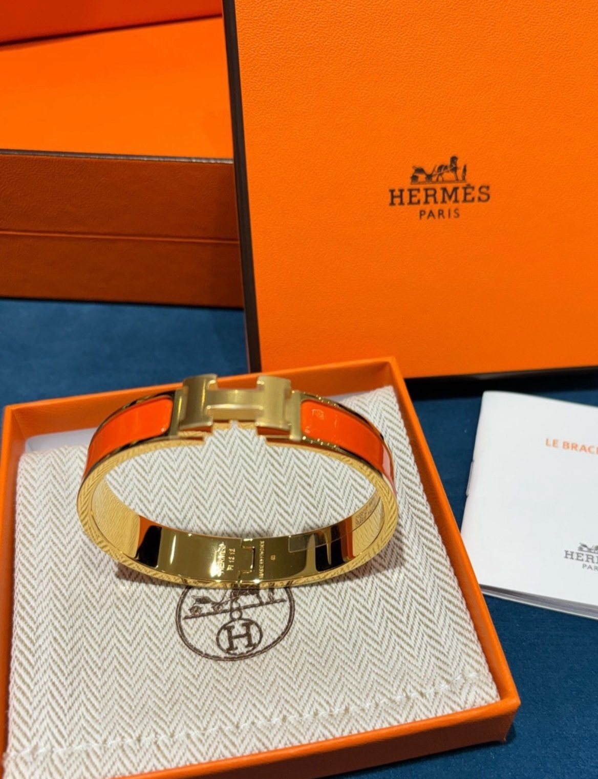 NEW H**me5 CLIC CLAC ROSE DRAGEE PASTEL ROSE GOLD ENAMEL BRACELET PM