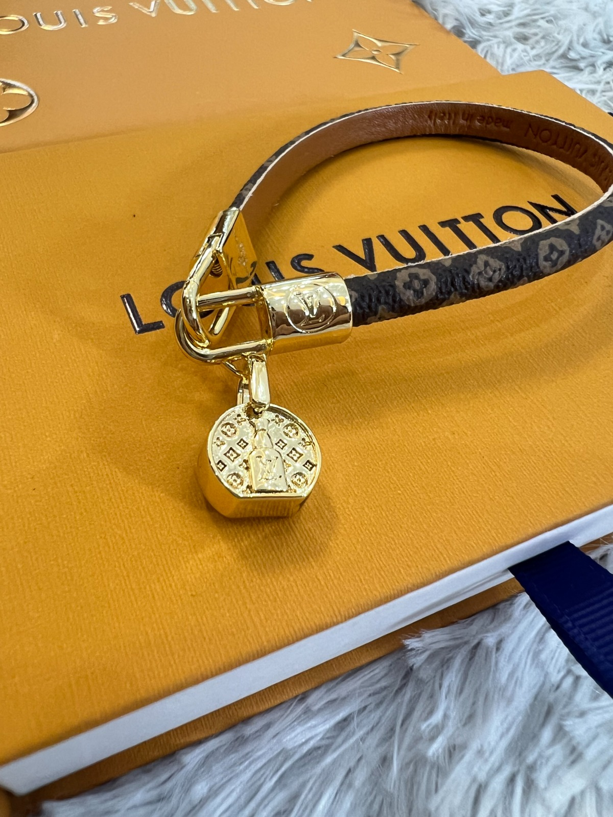 L0vis Vvtt0n LV Tribute Canvas Monogram Gold Plated Bracelet