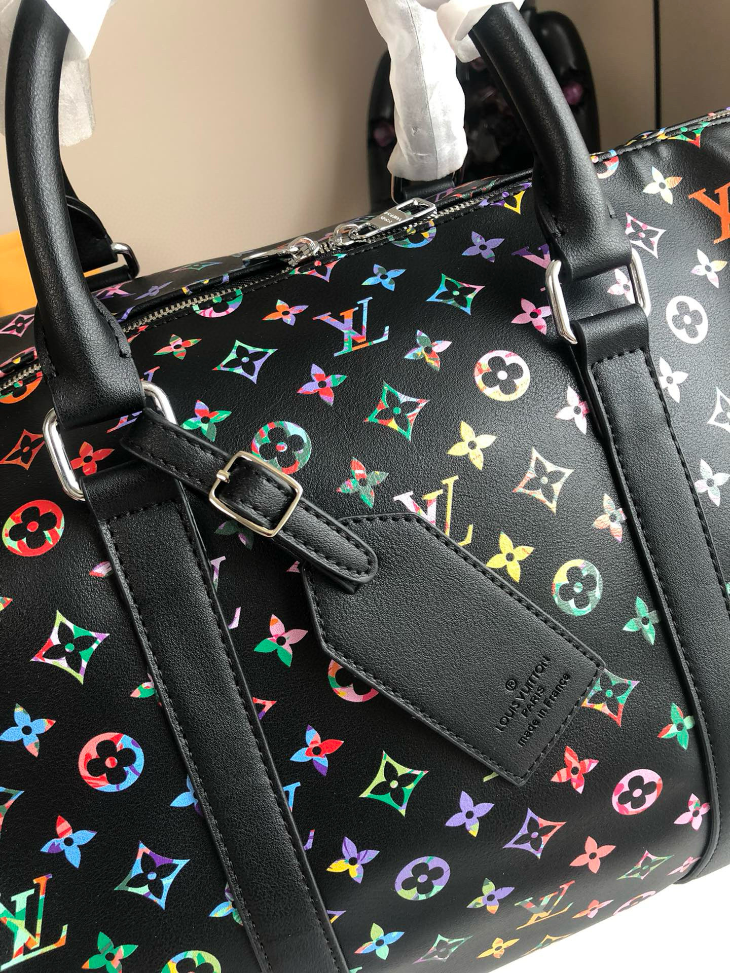 L0vis Vvtt0n Travel Bag for Stylish Men