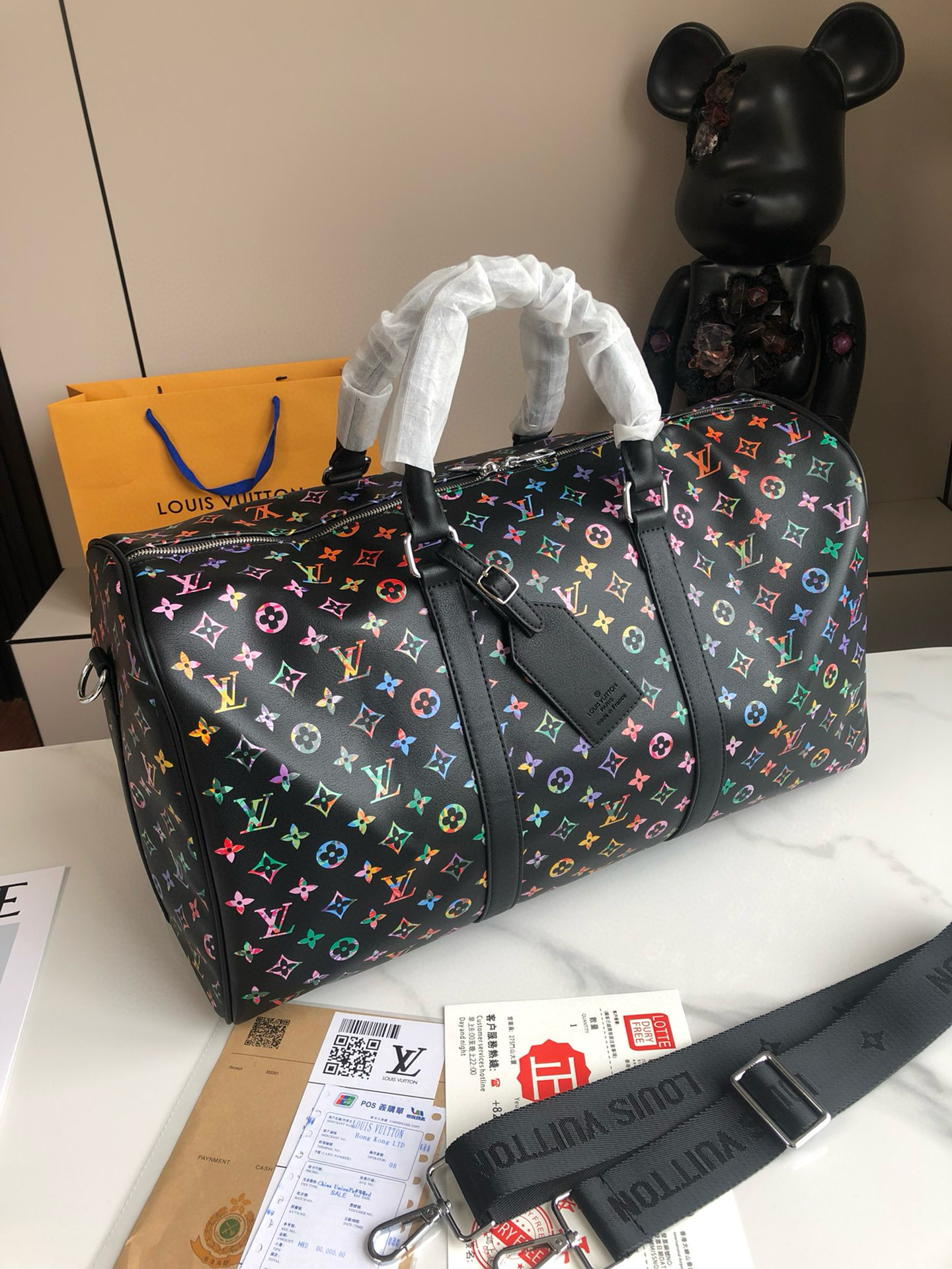 L0vis Vvtt0n Travel Bag for Stylish Men