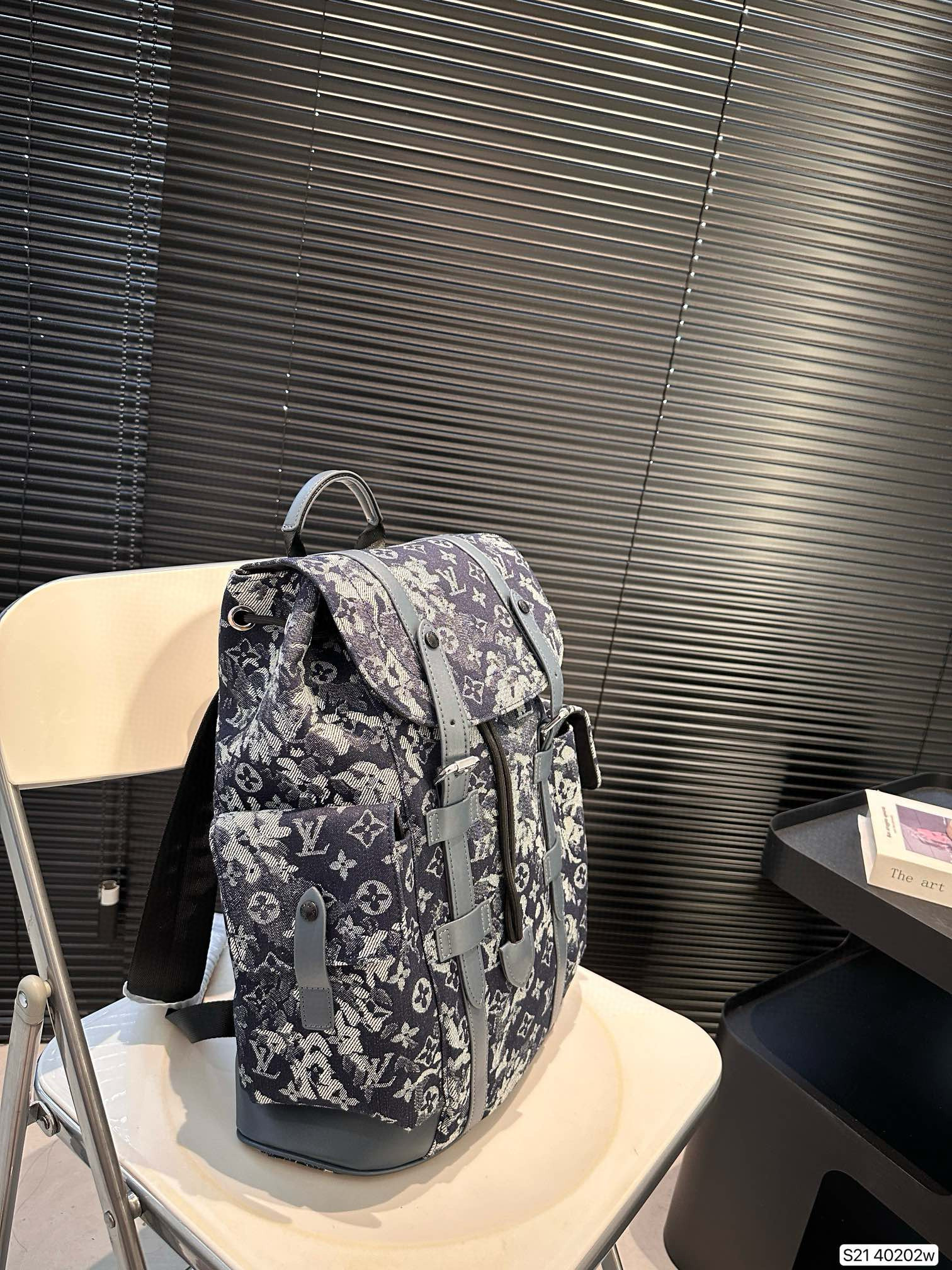 L0vis Vvtt0n Robot Backpack