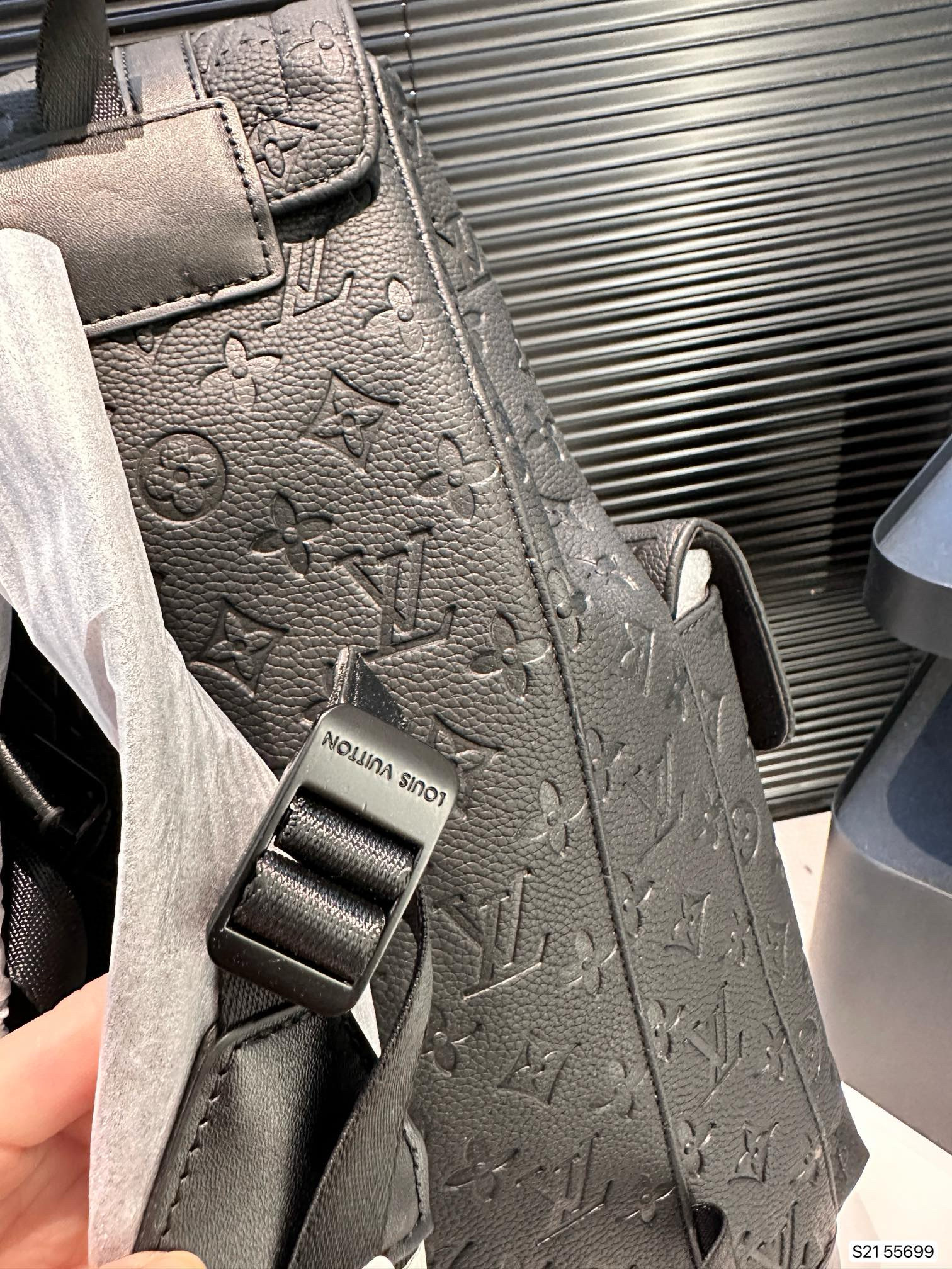 L0vis Vvtt0n Black Multifunctional Men