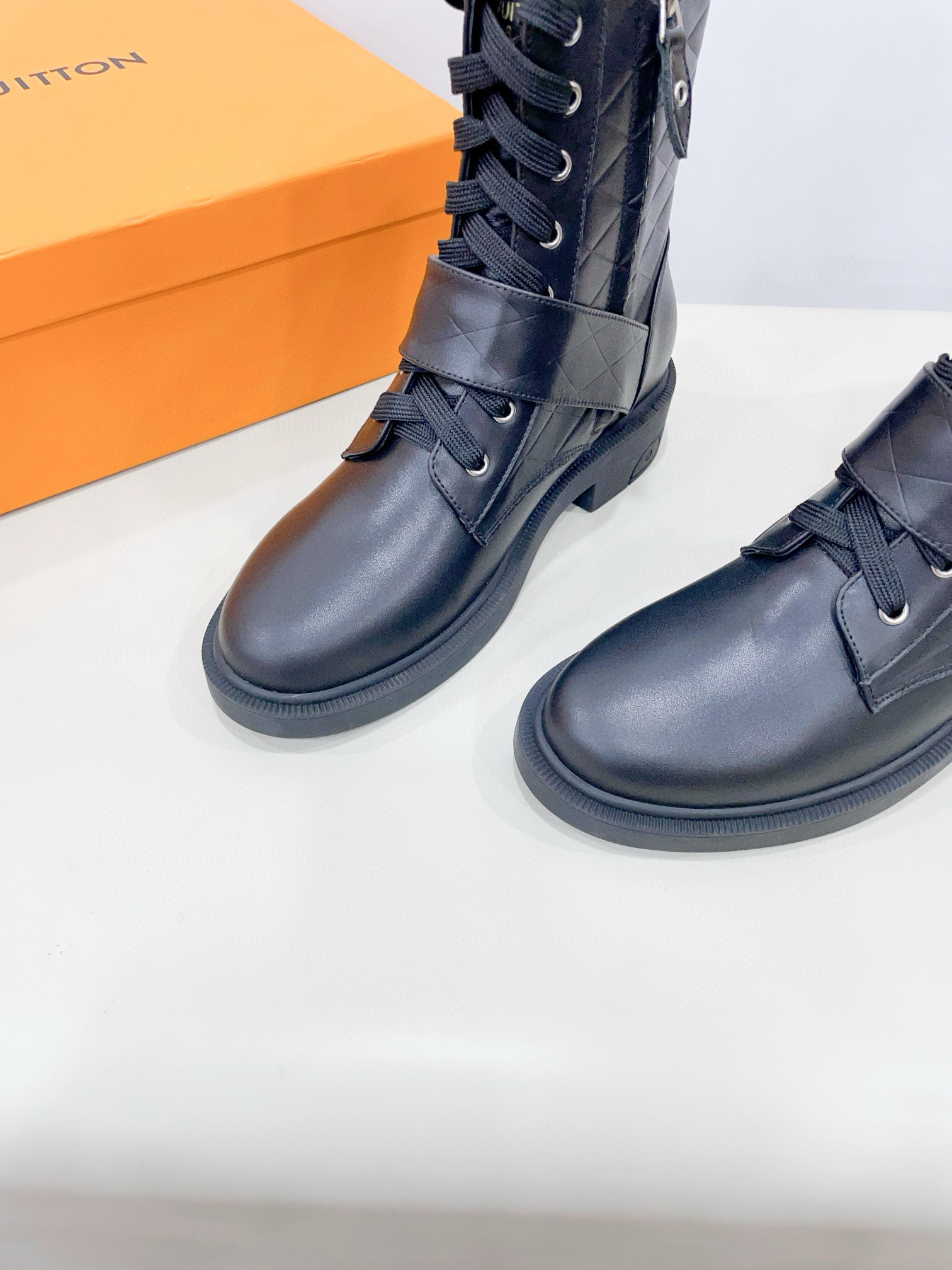 LV Beaubourg leather short boots