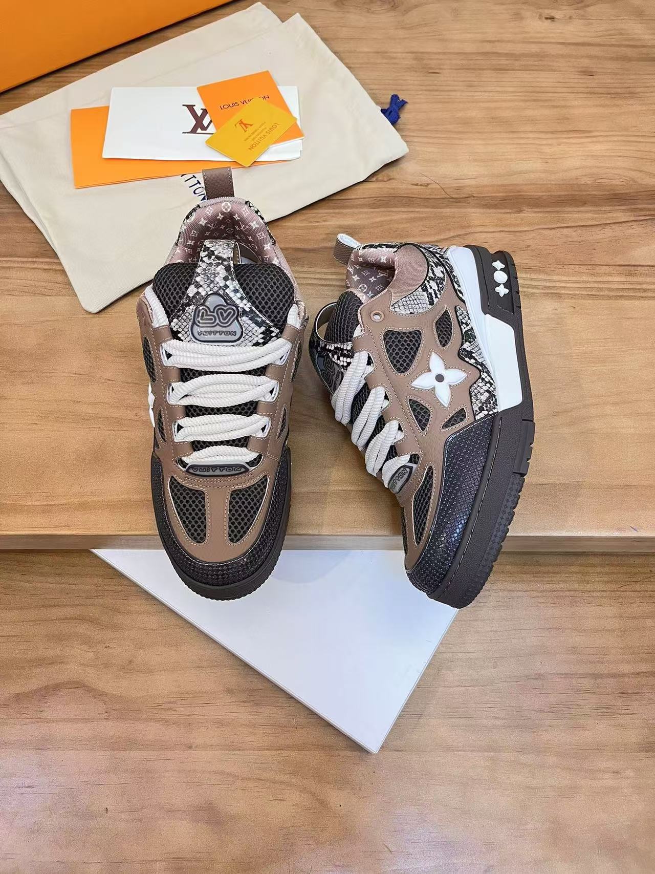 L0vis Vvtt0n Skate Lace-up low-top fashion shoes men