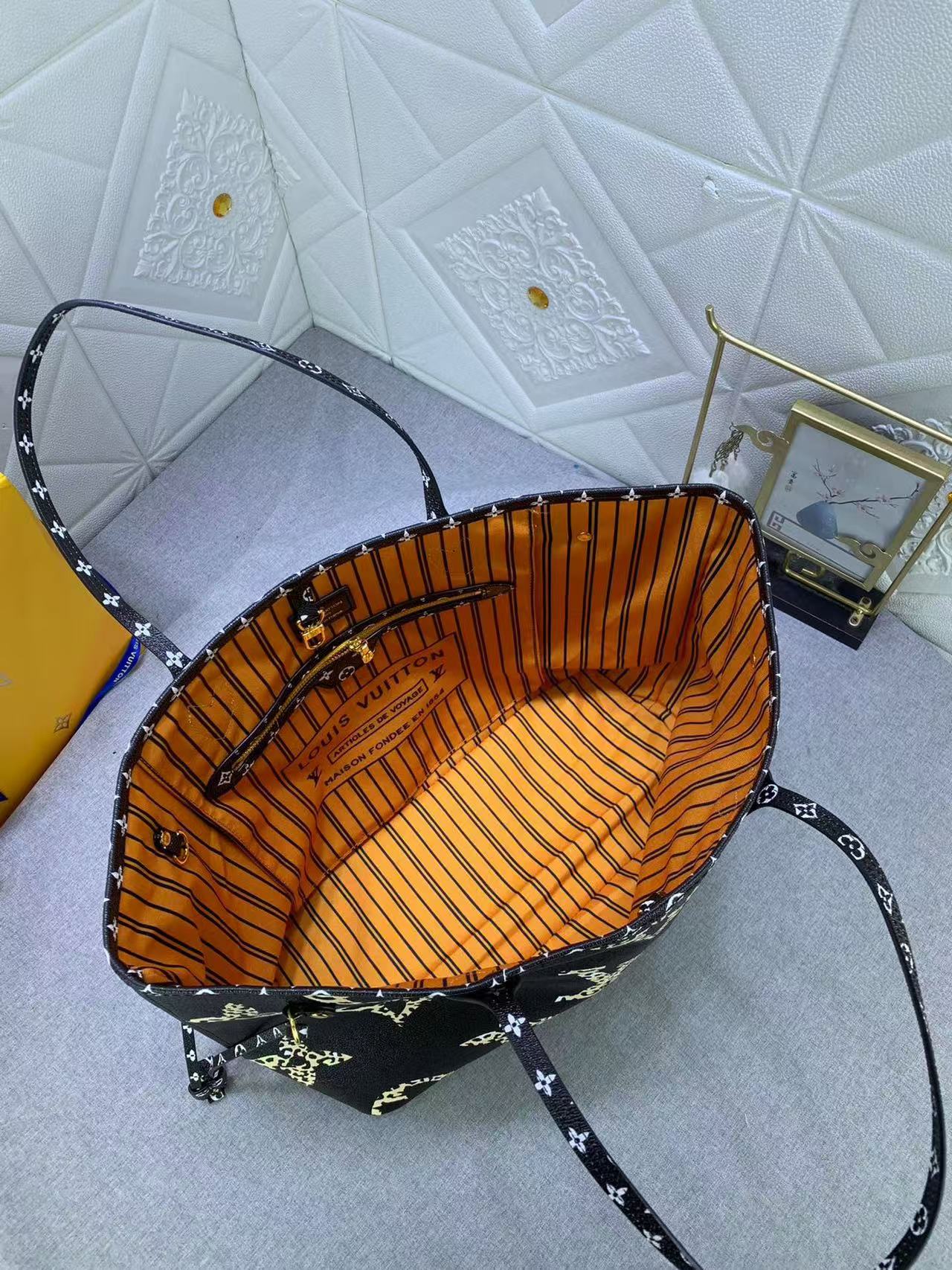 L0vis Vvtt0n Monogram Giant Jungle Neverfull MM Bag Replica Yellow M40995