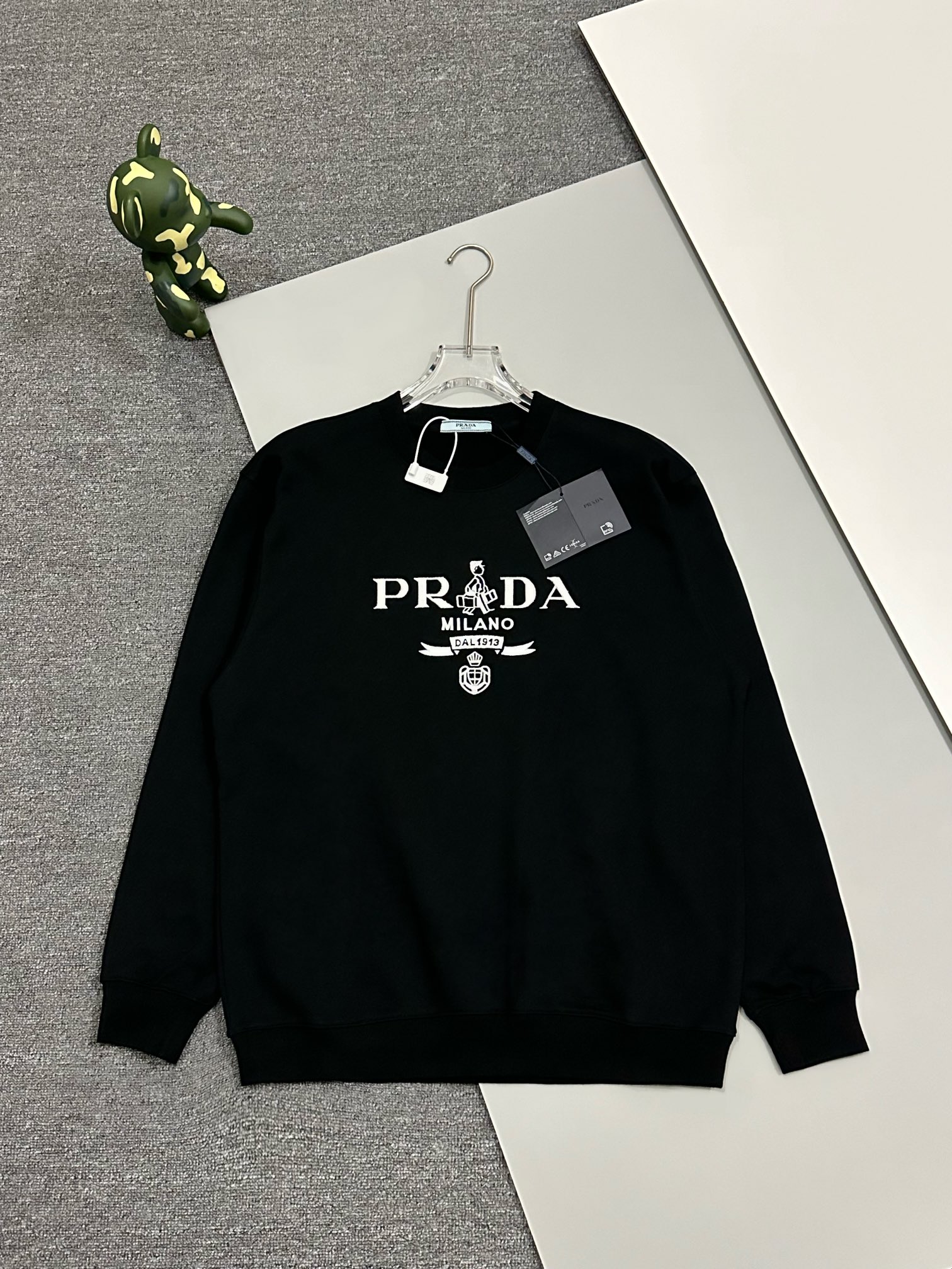 Pra*a Hoodie