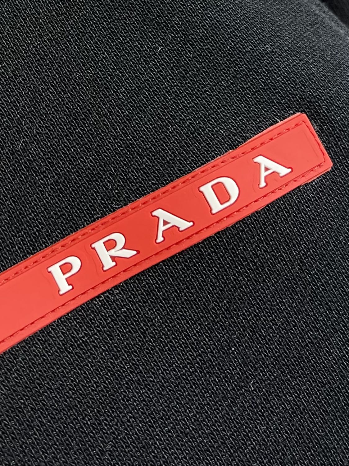Pra*a Hoodie