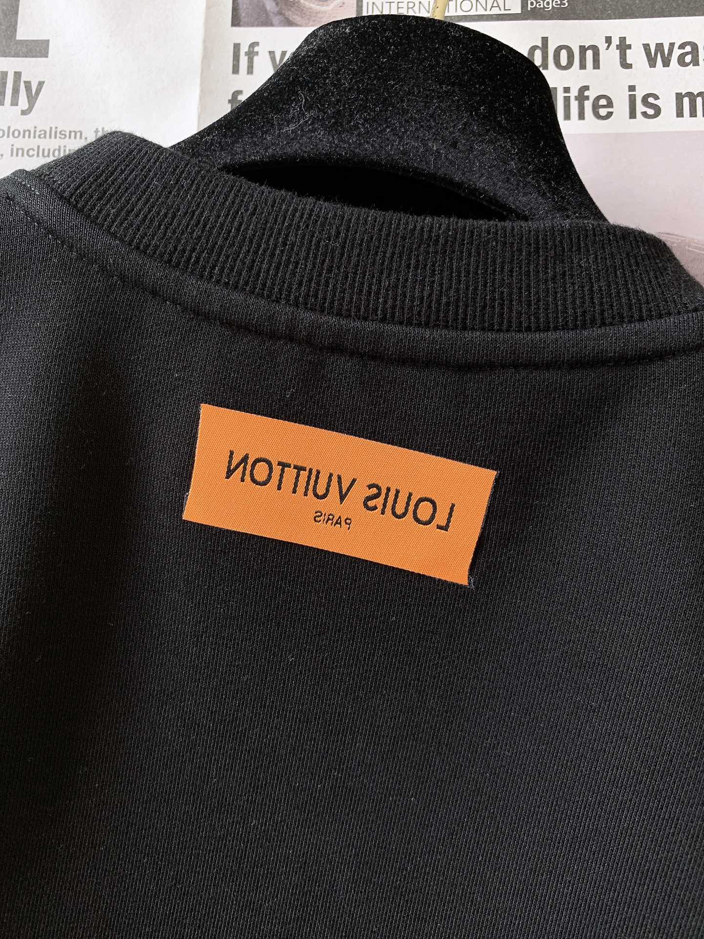 L0vis Vvtt0n Hoodie