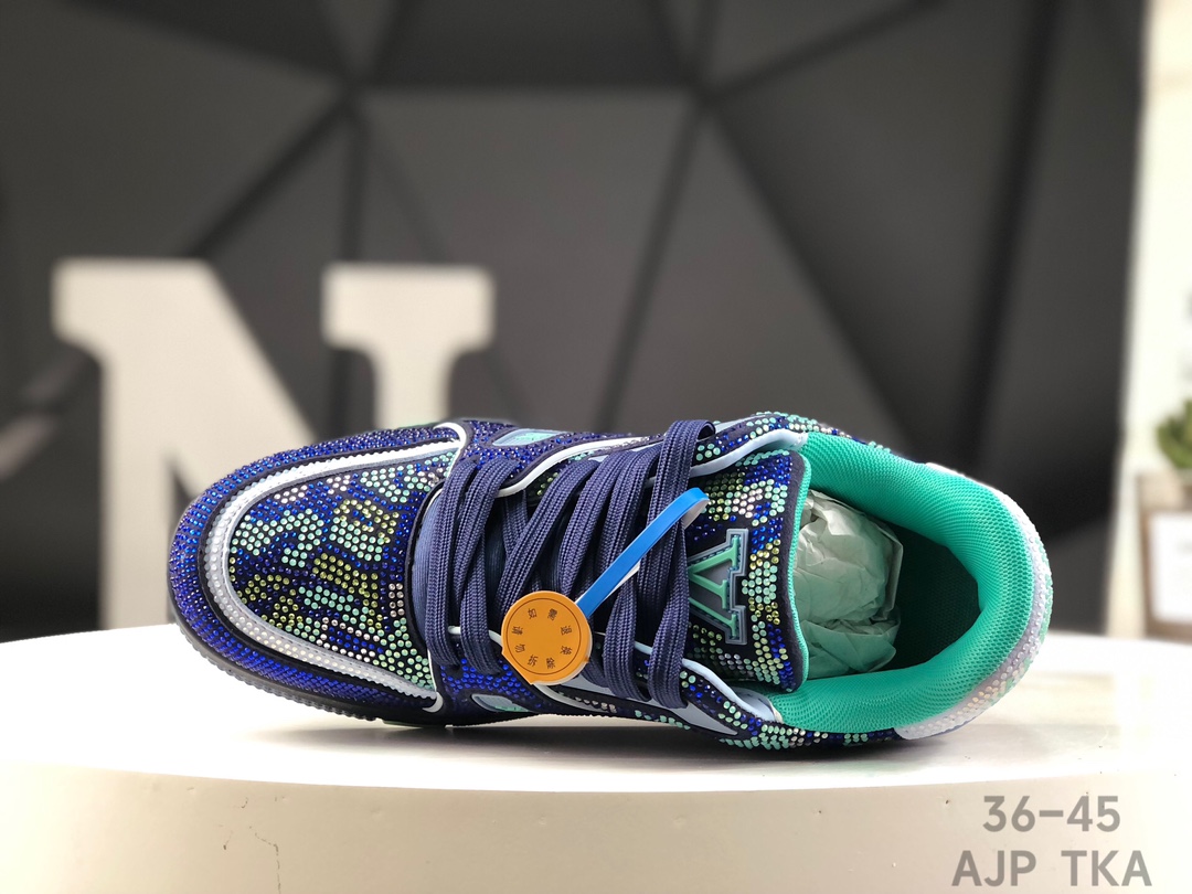 L0vis Vvtt0n Trainer Crystal Embellished Sneakers Replica