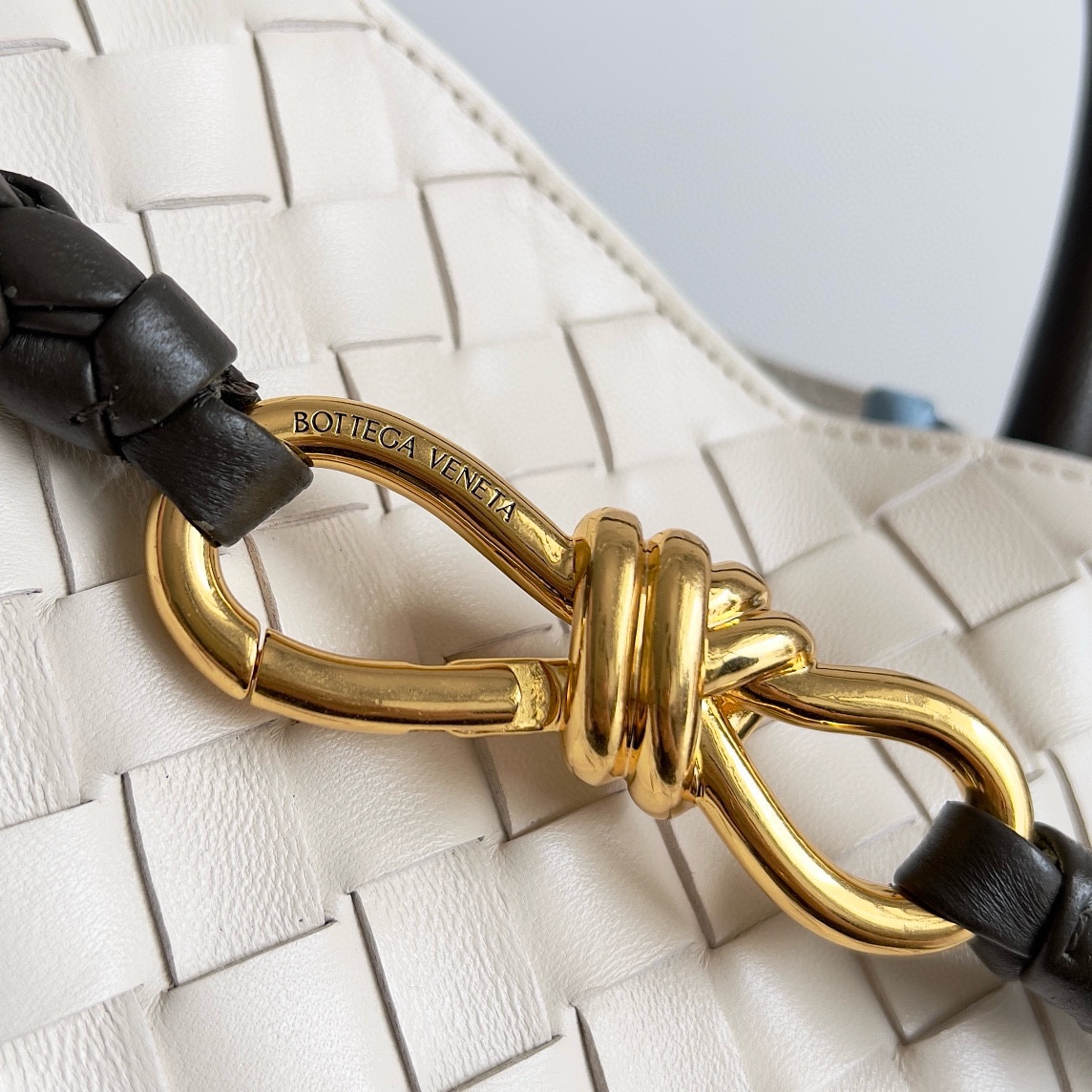 B0tt*ga Ven*ta Woman