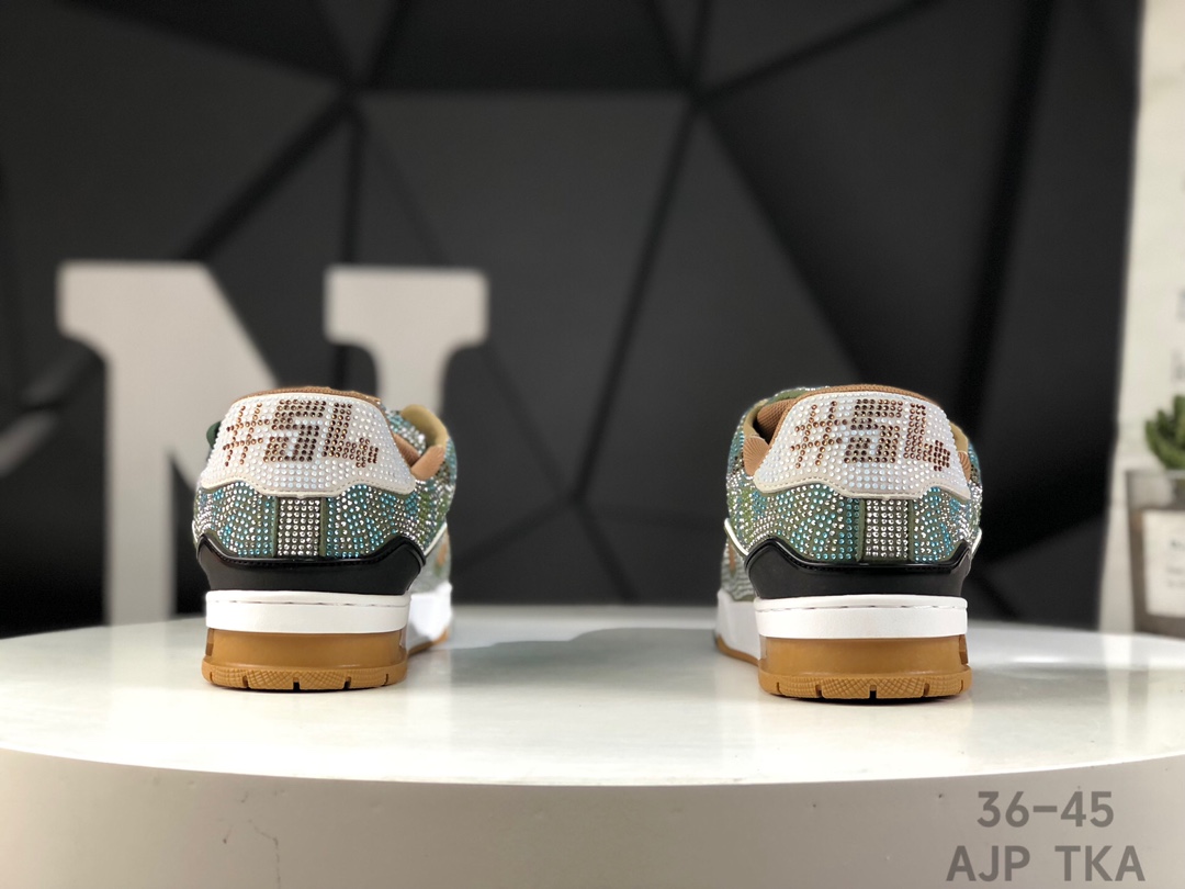 L0vis Vvtt0n Trainer Crystal Embellished Sneakers Replica