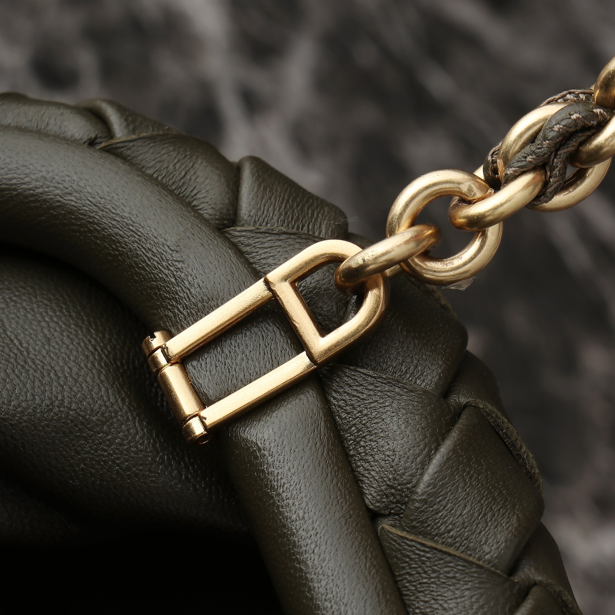 B0tt*ga Ven*ta Woman