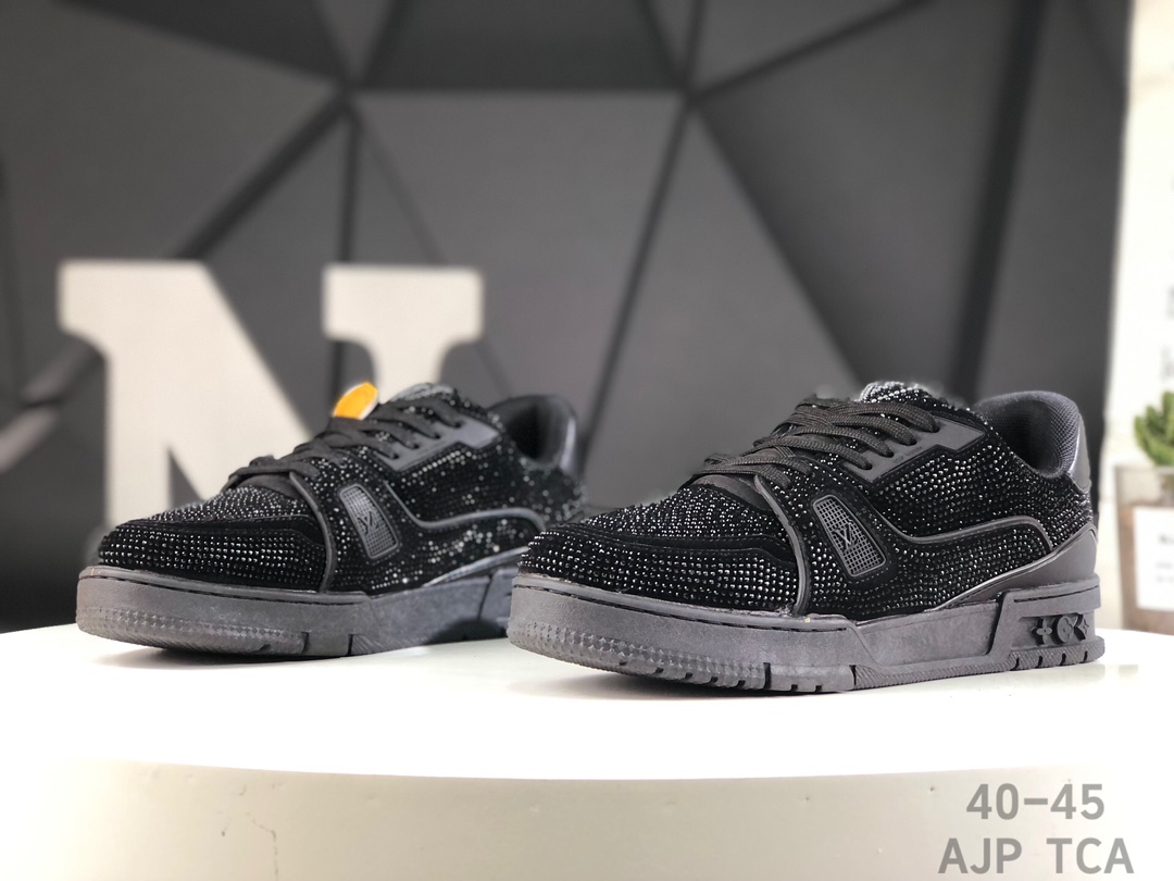 L0vis Vvtt0n Trainer Crystal Embellished Sneakers Replica