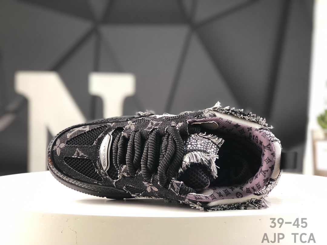 L0vis Vvtt0n Trainer Crystal Embellished Sneakers Replica