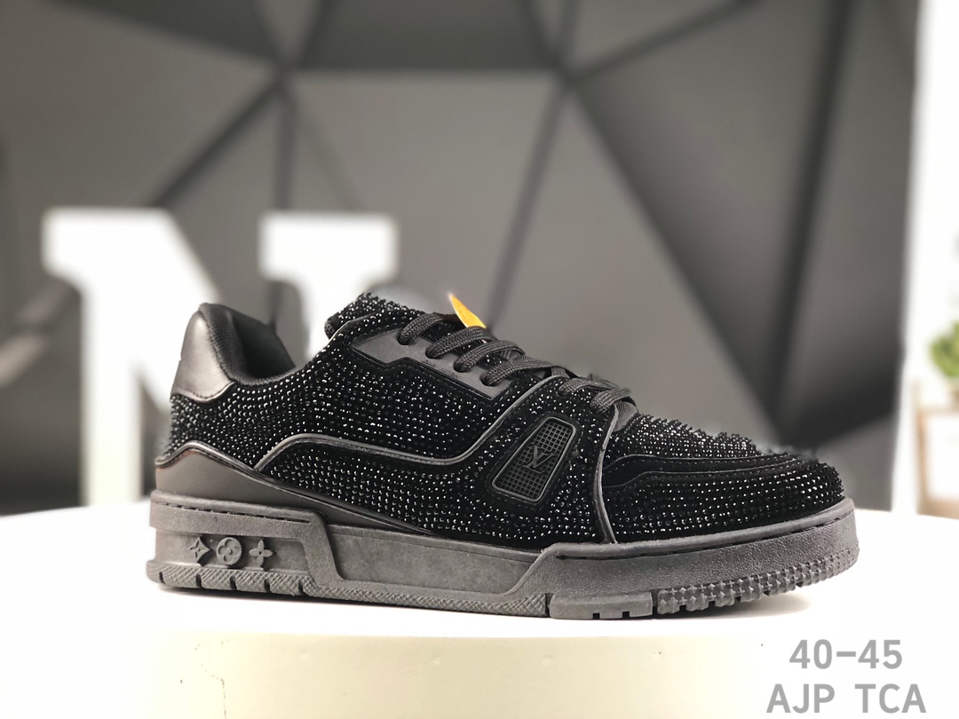 L0vis Vvtt0n Trainer Crystal Embellished Sneakers Replica