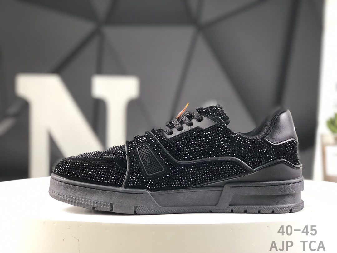 L0vis Vvtt0n Trainer Crystal Embellished Sneakers Replica