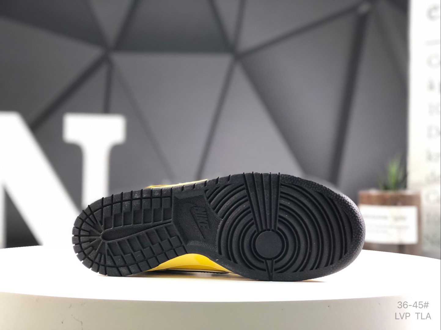 Nike SB Dunk Low Svp*me military green low-top casual sports skateboard shoes